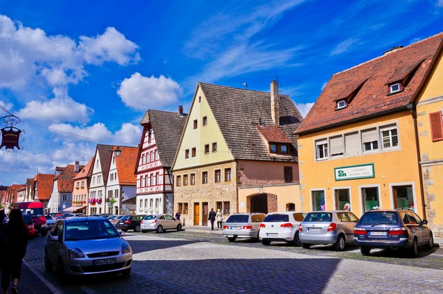 羅騰堡小鎮的街頭充滿中世紀浪漫氛圍，當然，還有麵包香J