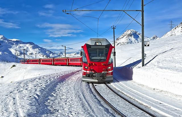 冬季冰河列車每日只對開一班，記得早點預約。