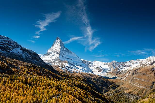 高聳山勢的馬特洪峰是瑞士地標。