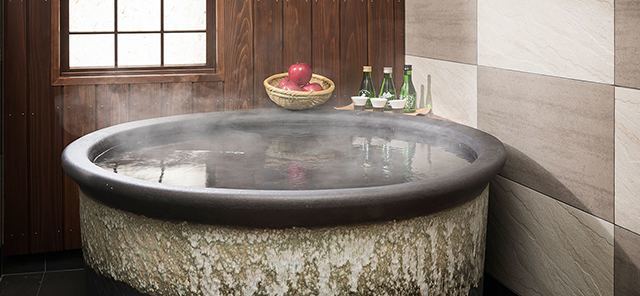 室內風呂，冬令也會提供蘋果一同入浴。