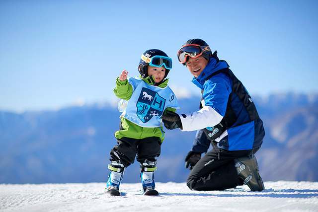 從３歲以上的兒童滑雪課程即有提供。