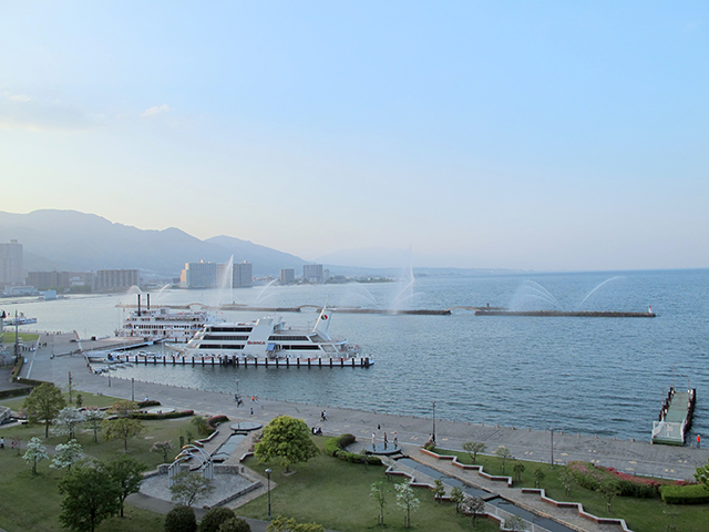 白天的琵琶湖朝氣蓬勃，像這間飯店給人的感受一樣。