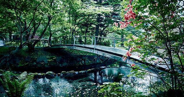 被山水環繞的虹夕諾雅輕井澤，也是 星野集團 發祥之所。
